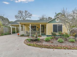 704 E Wilkins St, Angleton, TX 77515