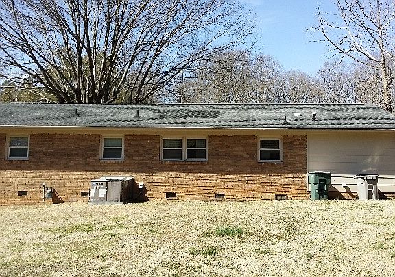 2nd image of 754 Vancouver Ln