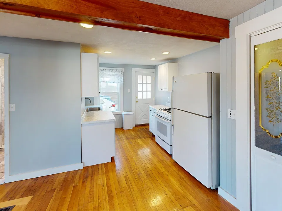 87 Undine Ave #2
