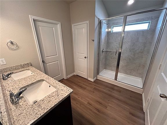 5th image of 1154 Canton Dr