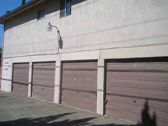 4th image of 134 E Dakota Ave