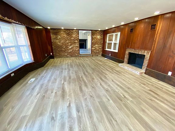 5th image of 270 Burgess Ave