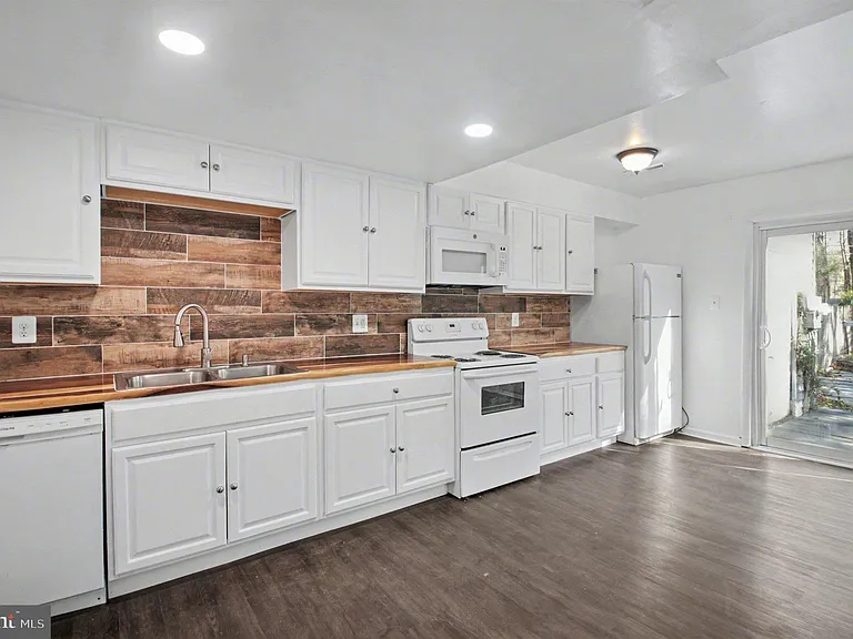 14113 Morrison Ct — Photo 8