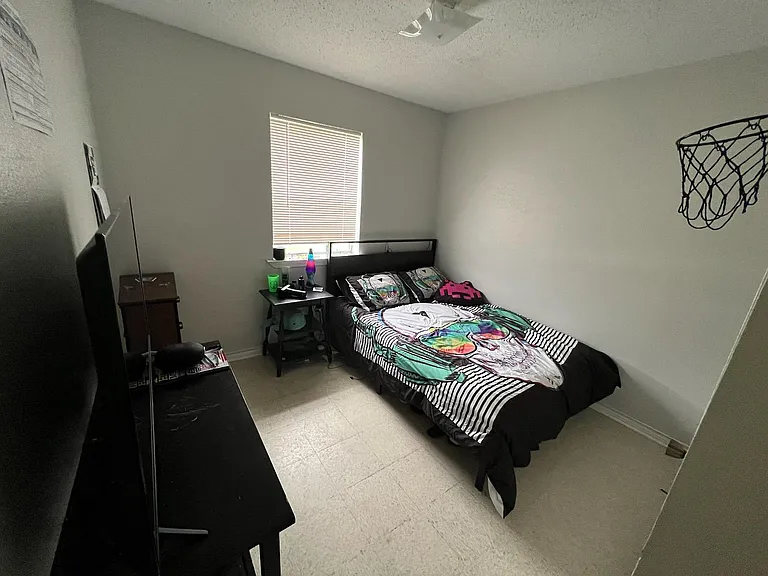 1034 Luling Estates Dr — Photo 13