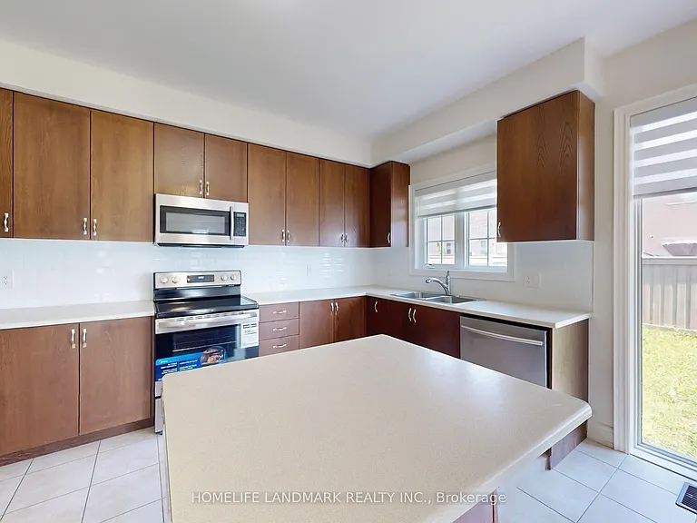 1533 Devine Point — Photo 12