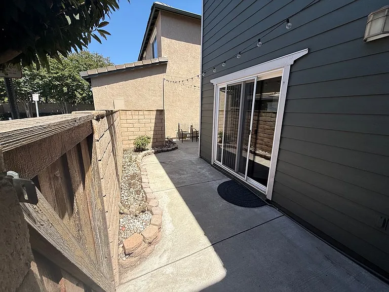 1781 E D St — Photo 20
