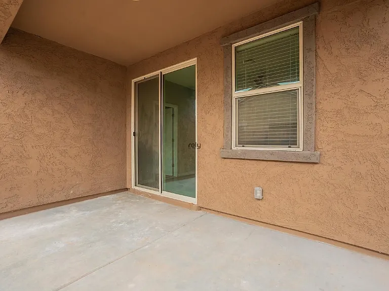 14155 W Georgia Dr — Photo 32