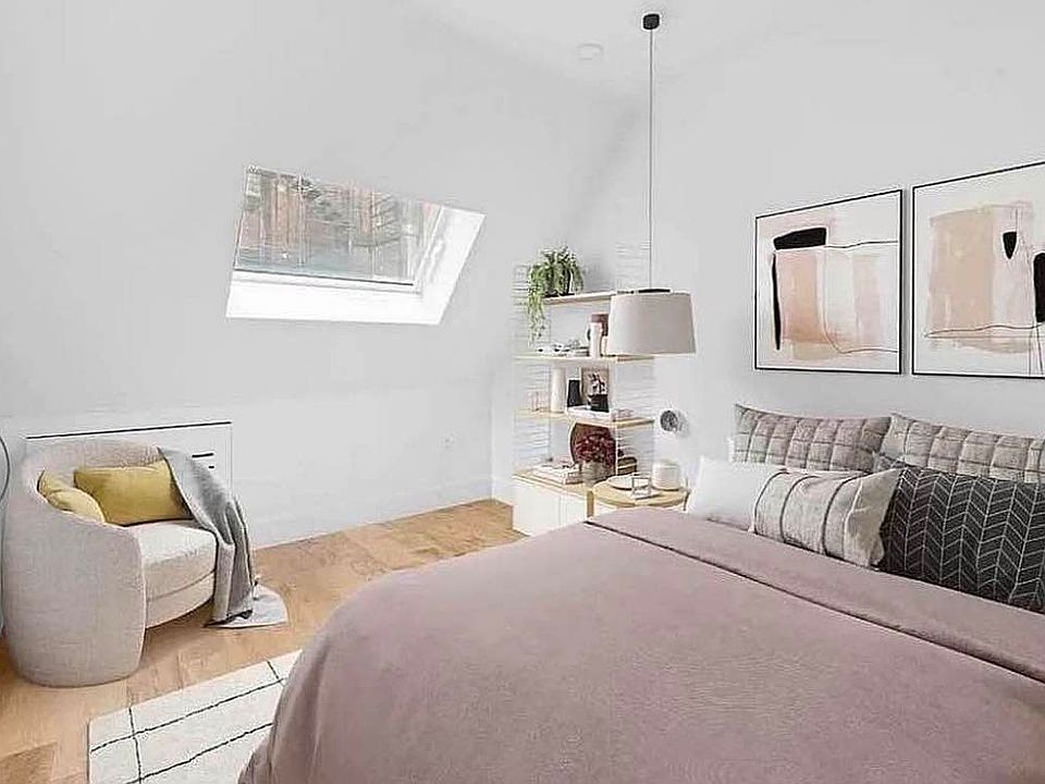 1st image of 20 E 22nd St APT 4D