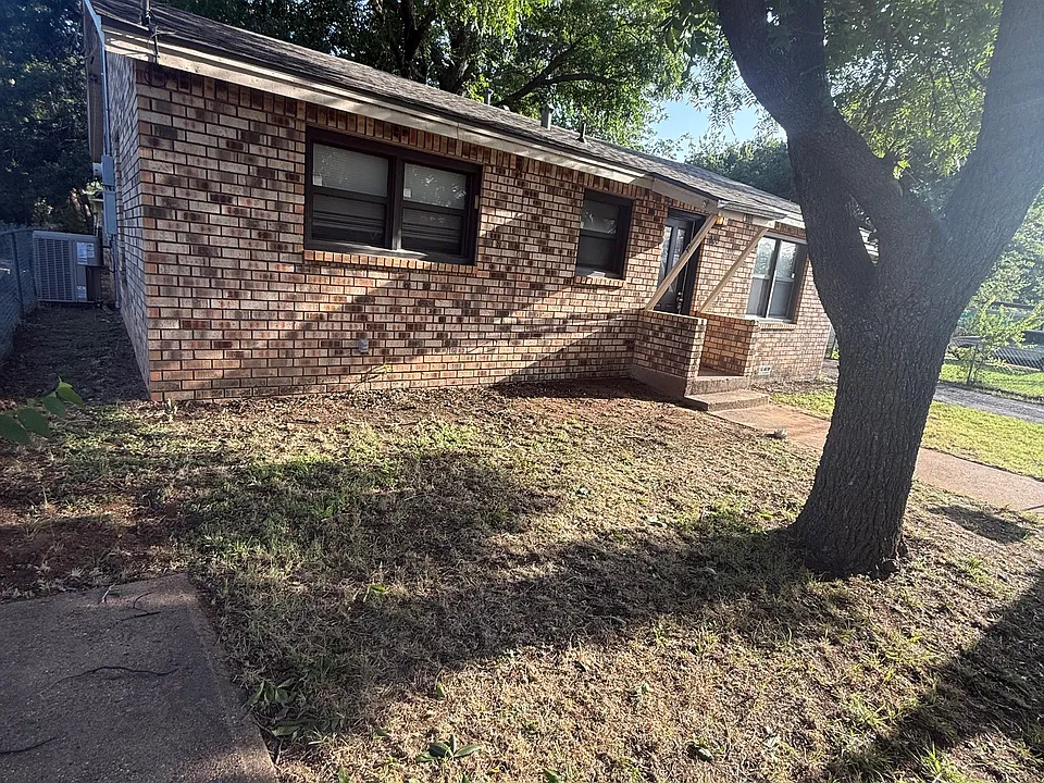 1400 Johnnie Ave
