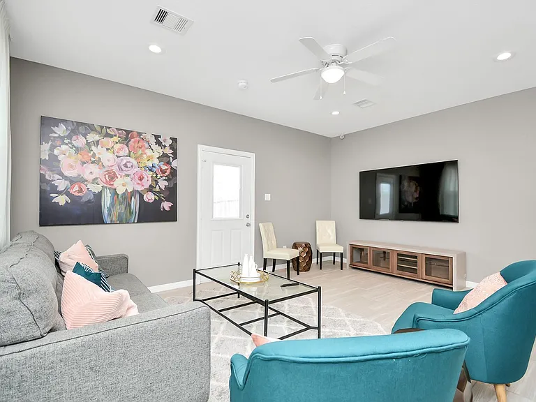 3019 Elysian St — Photo 11
