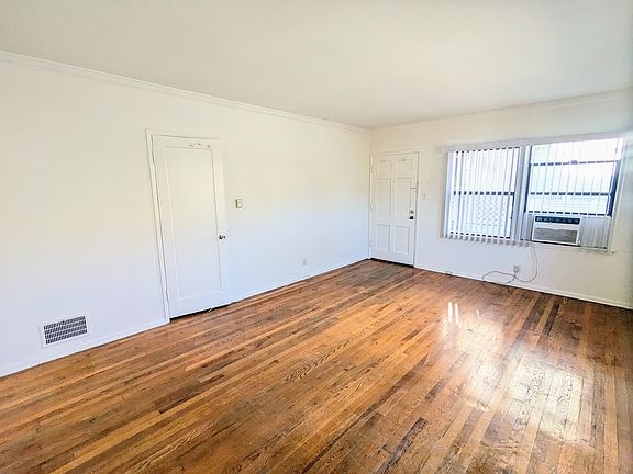 3rd image of 725 N Edinburgh Ave