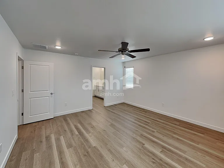 6975 N 125th Dr — Photo 9