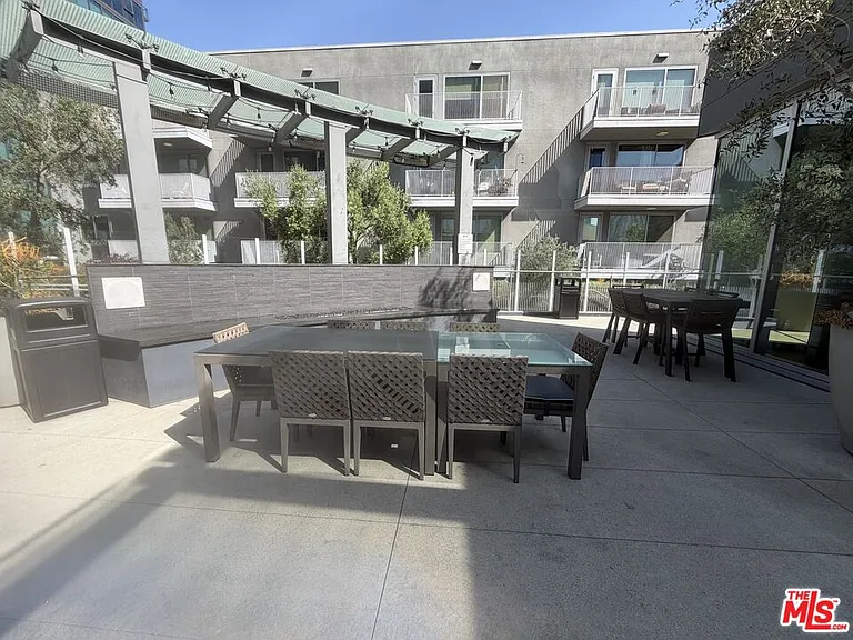901 S Flower St #613 — Photo 36