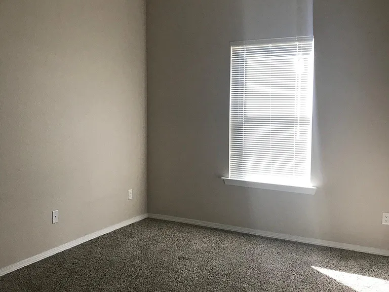 340 Aidan Gordon Cir — Photo 6