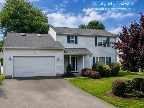 40 Conanicus Rd, Narragansett, RI 02882