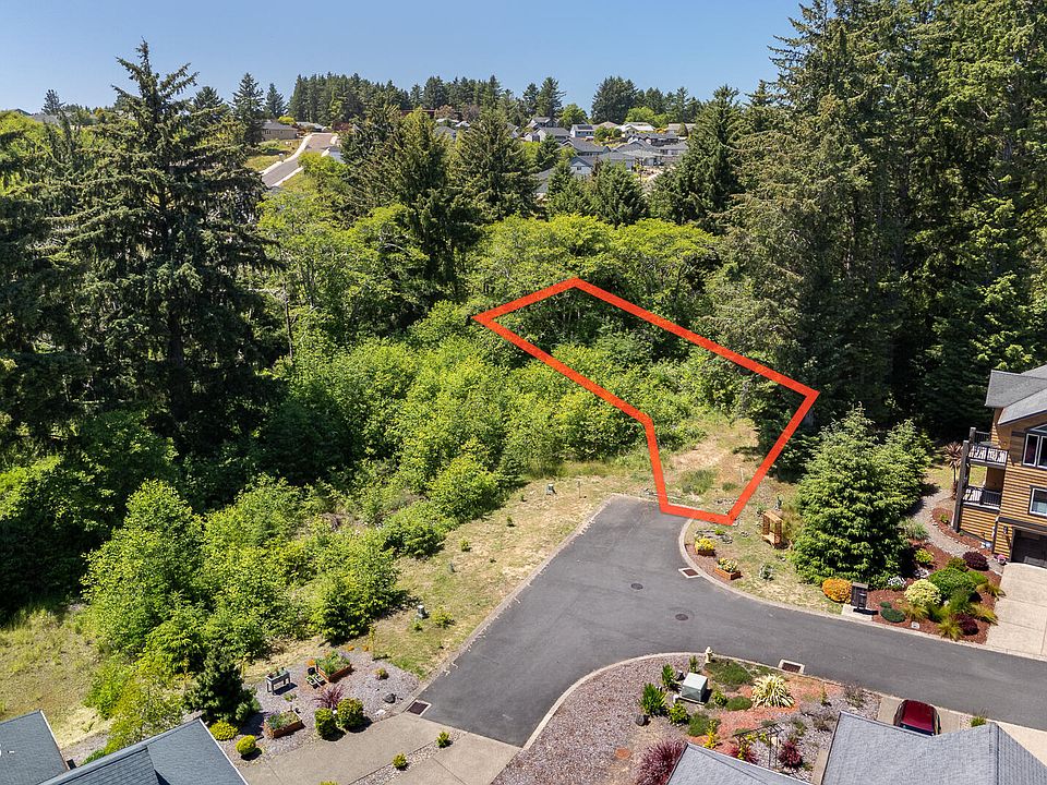 1st image of 3061 NE Cascara Ct