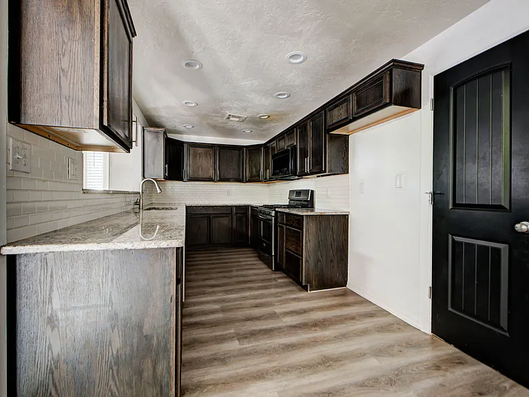 1222 Camden Way — Photo 5