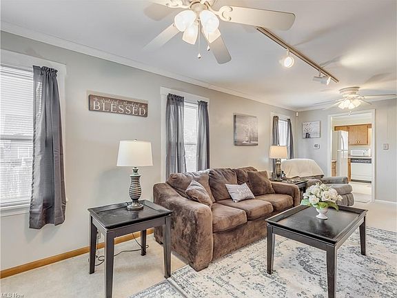 3rd image of 2207 Cooledge Ave