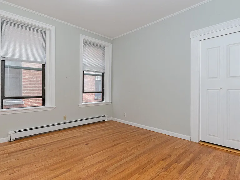 553 E 6th St #1 — Photo 6