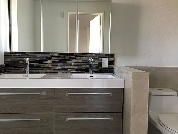 3rd image of 8606 Potrero St