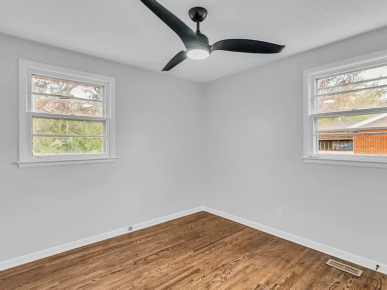 375 Austin Park Dr — Photo 6