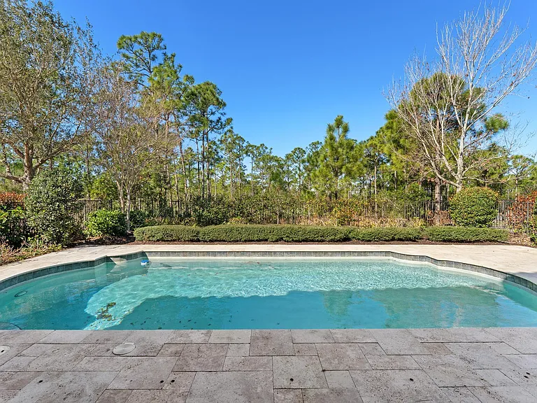 259 SE Calmo Cir — Photo 48
