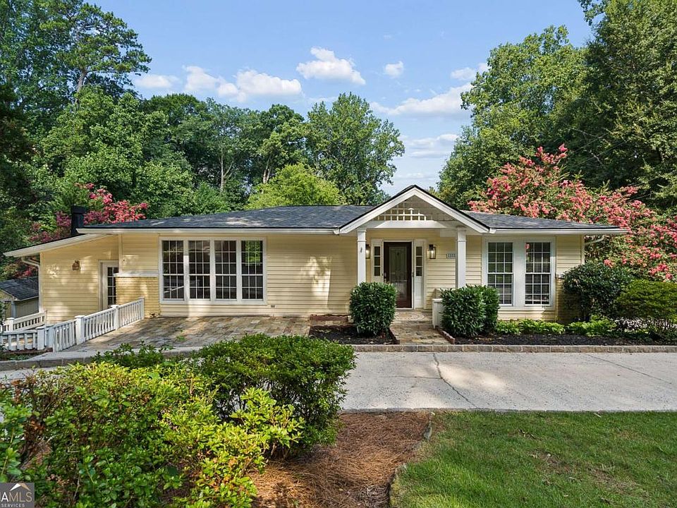 1st image of 1055 Lee Cir NE