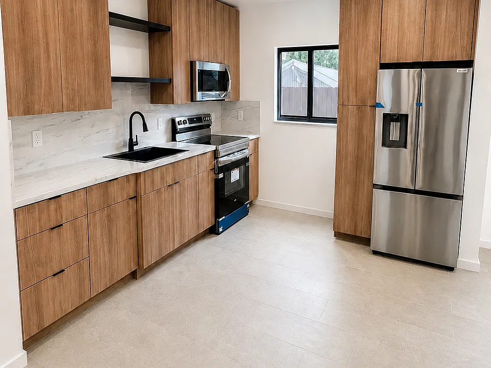 418 NW 9th Ave #1