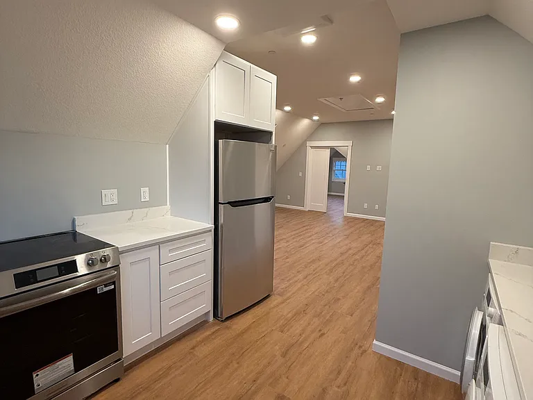 2367 NW Kearney St #7 — Photo 8