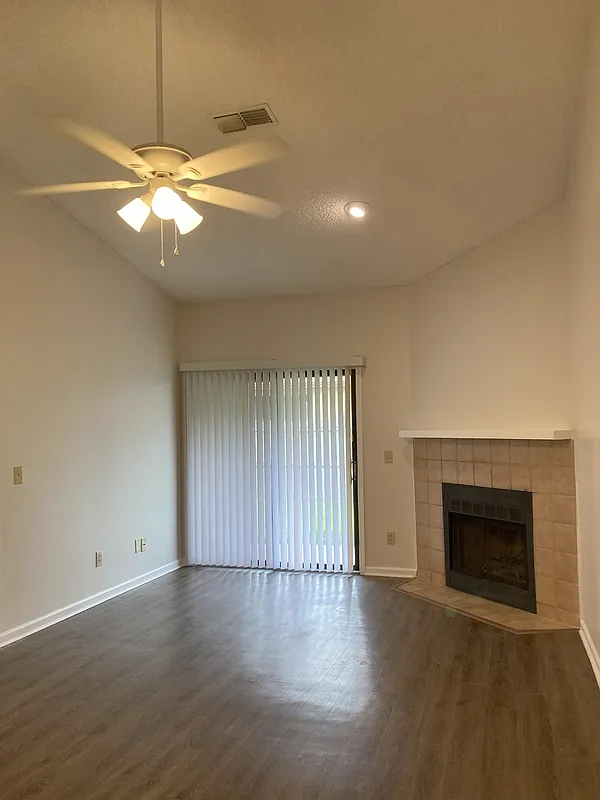 Building Photo - 1290 Jefferson Ave #B