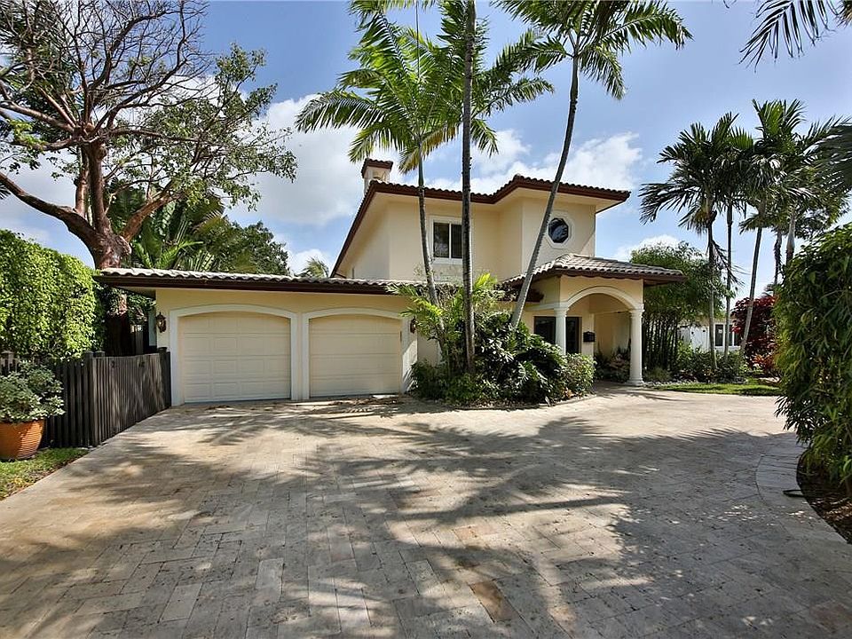 1st image of 1711 NE Poinsettia Drive