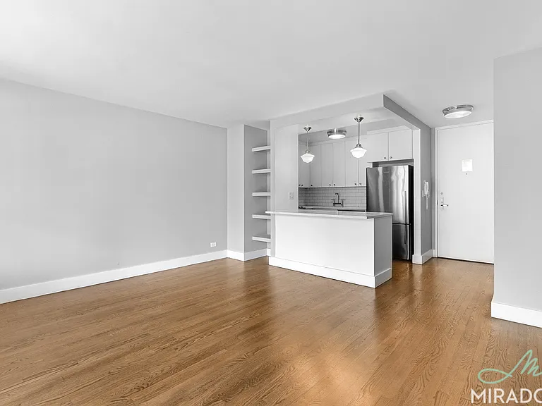 330 E 39th St #16H — Photo 4