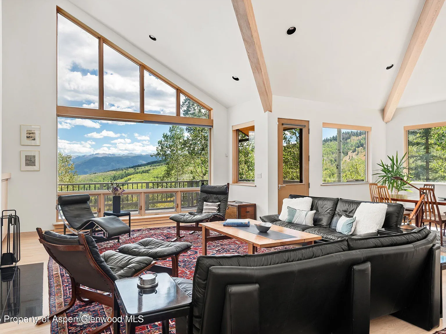5 bed, 4.5 bath, 3868 sqft, $40,000 — Photo 1