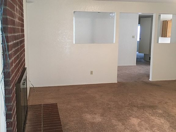 3rd image of 4503 Lago Cir