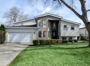 213 Donald Ter, Glenview, IL 60025