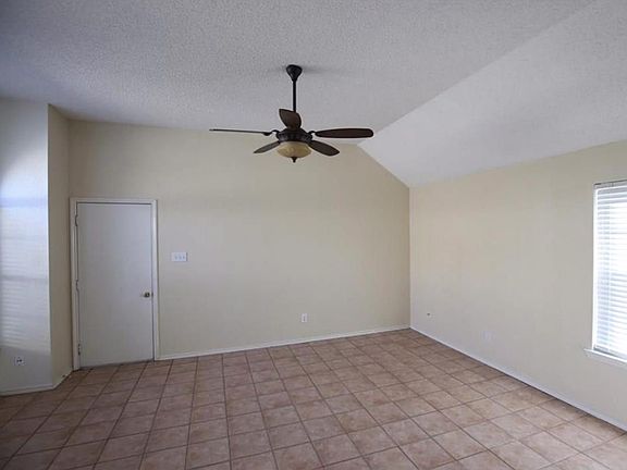 4th image of 4316 Sarasota Ln