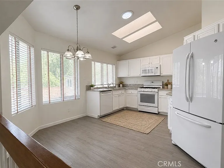 19178 Bel Air Dr — Photo 3