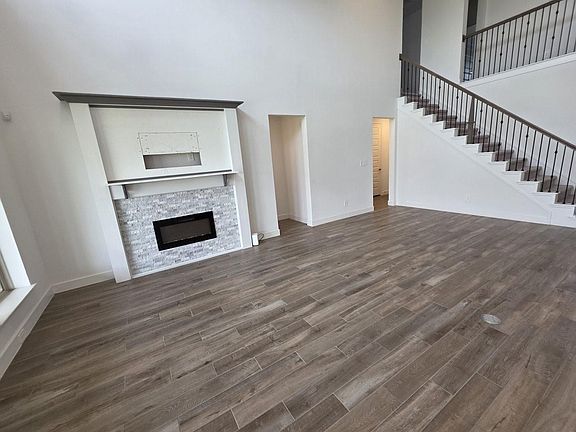 3rd image of 3015 Harbor Spring Way