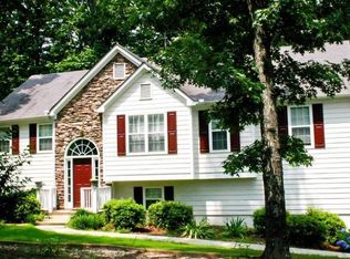 217 Oak Hollow Ct, White, GA 30184
