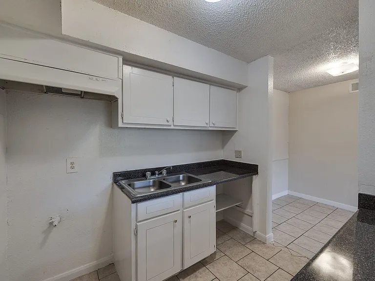6120 Bellaire Blvd — Photo 18