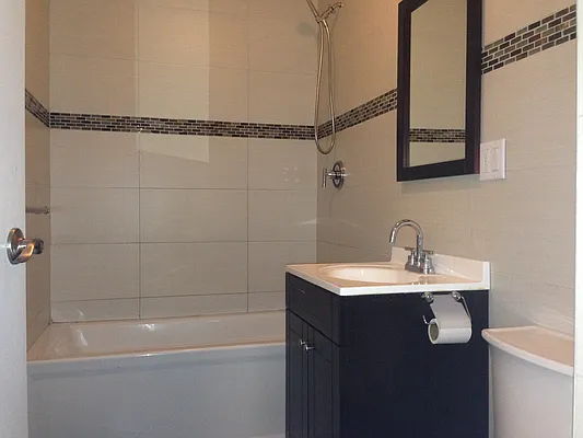 Rented by Elite NY Holdings | media 27