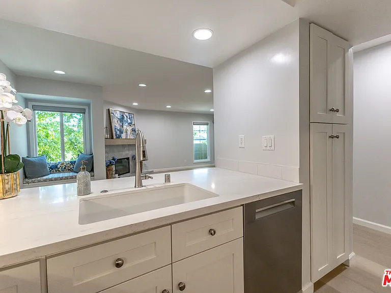 400 N Louise St #204 — Photo 10