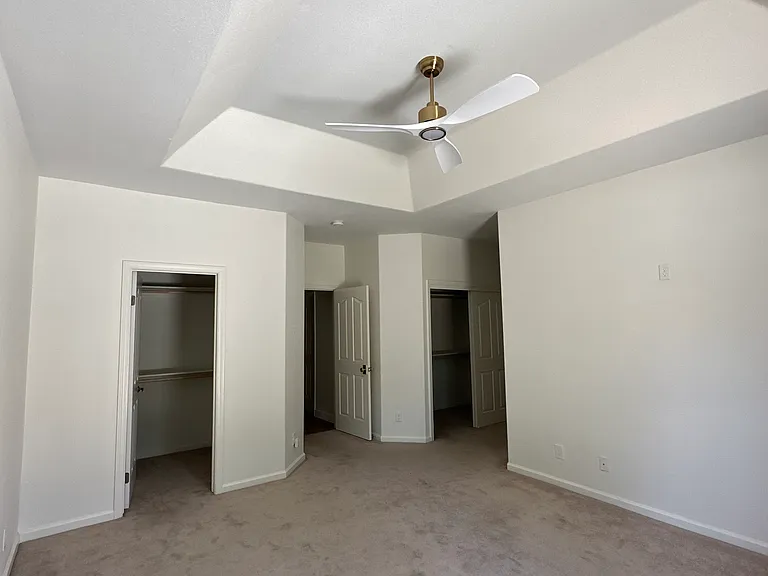 1555 Taylor Ln — Photo 12