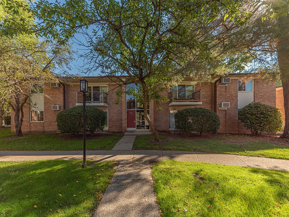1213 Island Dr #201