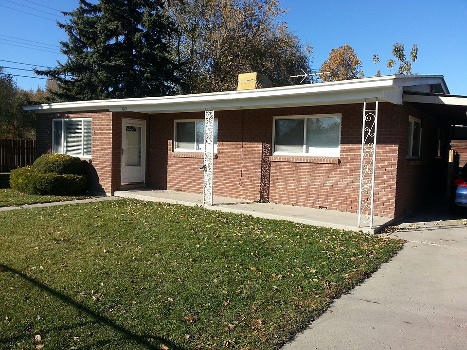 1st image of 790 E Redmaple Cir