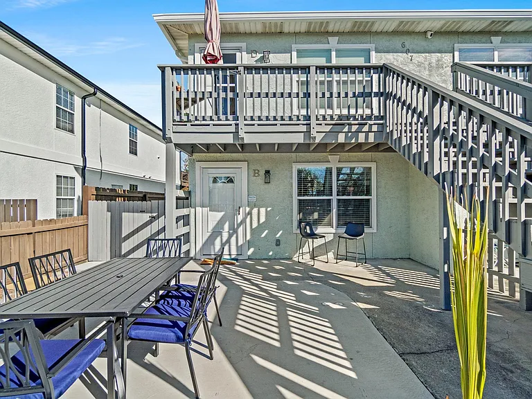 607 Dogwood St #C — Photo 34