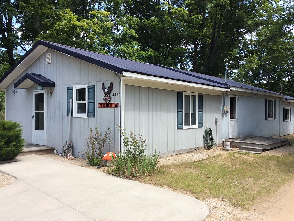 1st image of 3397 Lincoln Dr NE