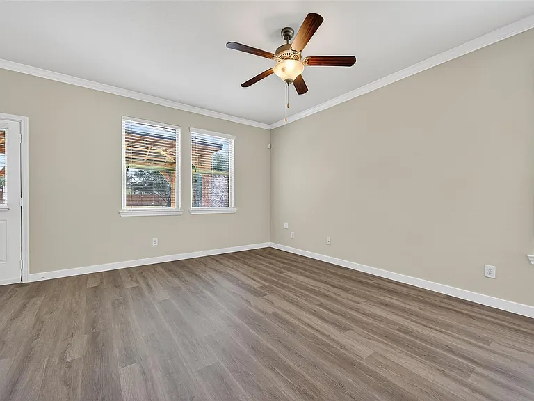 6438 Haywards Crossing South Cir — Photo 9