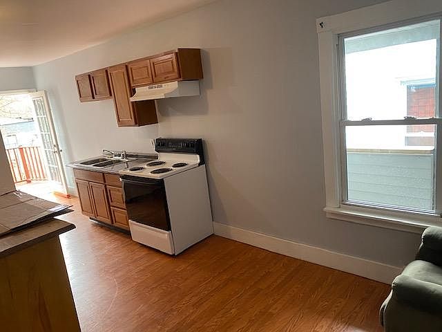 1st image of 12 Grace St