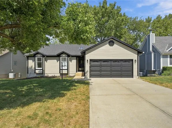1506 W Prairie Ter, Olathe, KS 66061